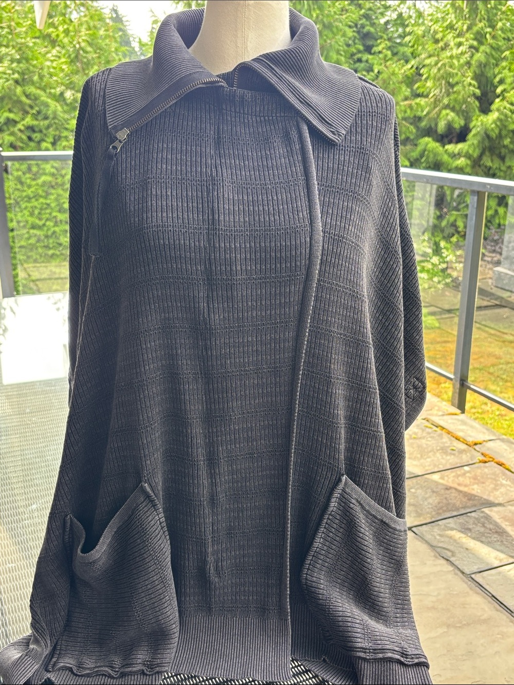 As New Free People Boho Charcoal Gray Knit Poncho Jacket Extreme Oversized Sz XS